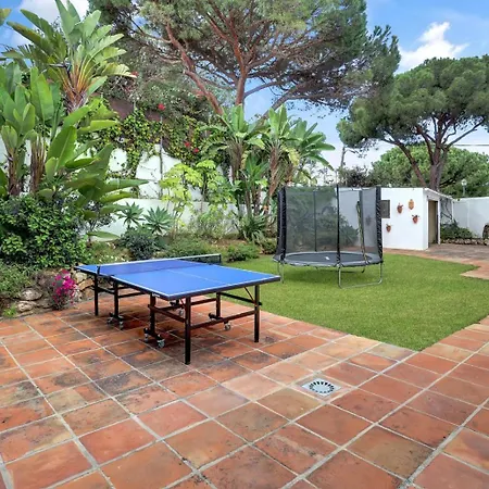 Hermosa Y Amplia Casa Con Piscina Y Garage Casa de Férias