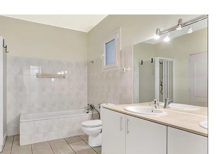 Holiday home Hermosa Y Amplia Casa Con Piscina Y Garage