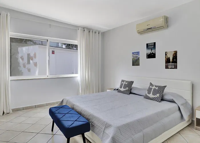 Hermosa Y Amplia Casa Con Piscina Y Garage Holiday home Marbella
