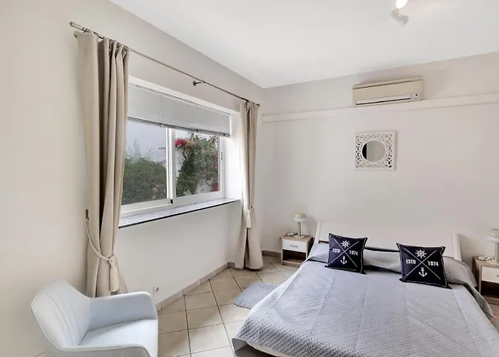 Holiday home Hermosa Y Amplia Casa Con Piscina Y Garage *