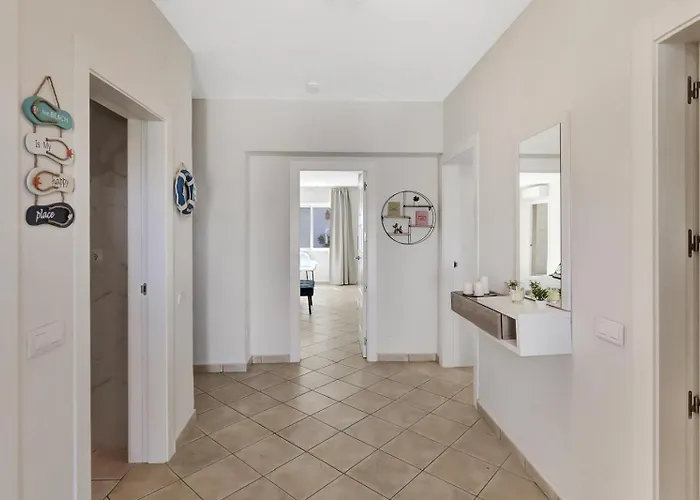 Hermosa Y Amplia Casa Con Piscina Y Garage *