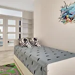 Hermosa Y Amplia Casa Con Piscina Y Garage Marbella